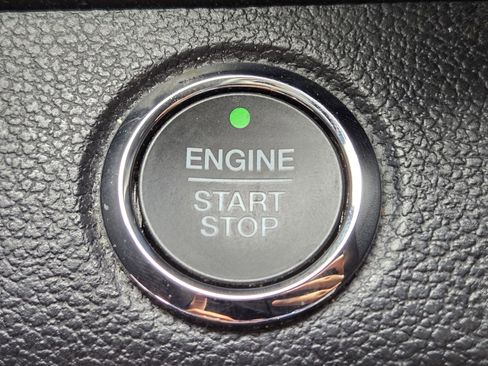 Used 2018 Ford Expedition Limited w/ Equipment Group 302A AWD/4WD image 18