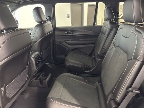 New 2025 Jeep Grand Cherokee L Altitude image 26