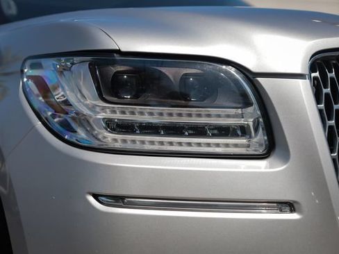 Used 2018 Lincoln Navigator L Select w/ Technology Package AWD/4WD image 8