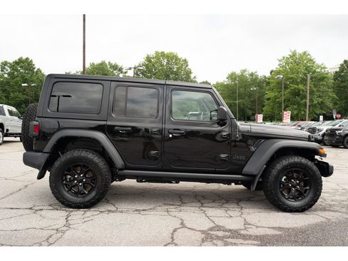 Used 2022 Jeep Wrangler Unlimited Sport AWD/4WD image 9