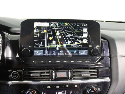 Used 2023 Nissan Pathfinder SL image 8