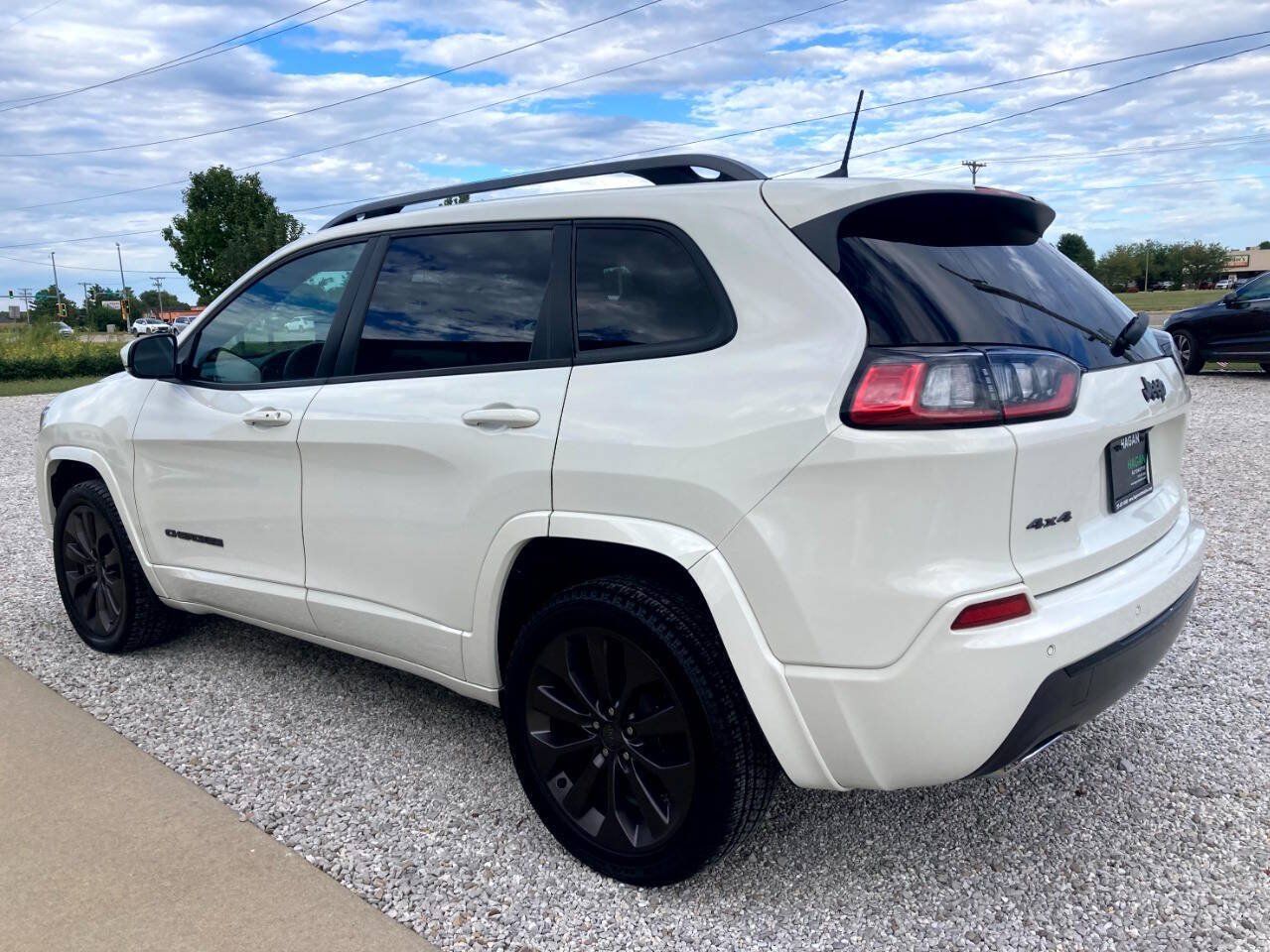 Used 2019 Jeep Cherokee High Altitude AWD/4WD image 10