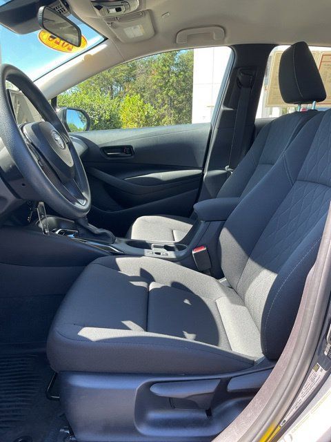 Used 2026 Toyota Corolla LE FWD image 14