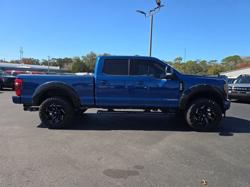 Used 2022 Ford F250 Lariat w/ Black Appearance Package image 3