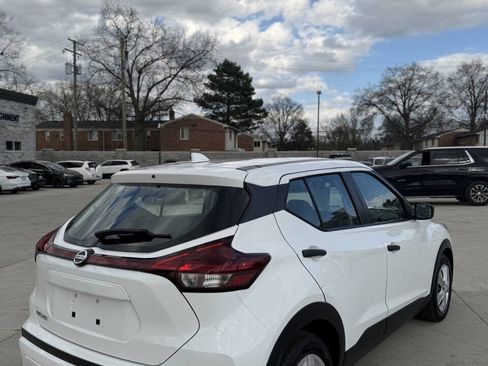 Used 2021 Nissan Kicks S image 6
