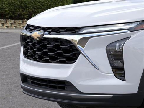 New 2026 Chevrolet Trax LT w/ Sunroof Package image 14