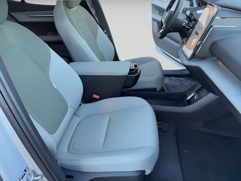 New 2026 Volvo EX30 Cross Country Ultra image 10