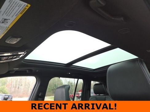 Used 2023 Jeep Grand Cherokee Overland w/ Luxury Tech Group IV image 7