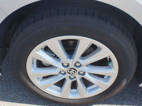Used 2025 Toyota Corolla XLE FWD image 26