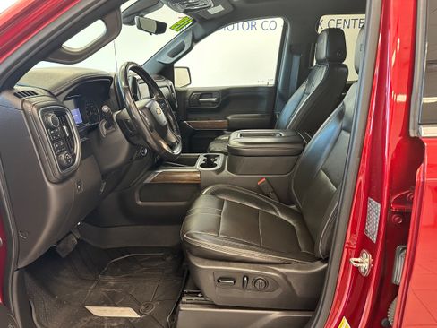 Used 2019 Chevrolet Silverado 1500 High Country w/ Technology Package AWD/4WD image 10