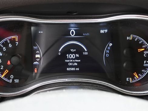 Used 2018 Jeep Grand Cherokee Laredo AWD/4WD image 17