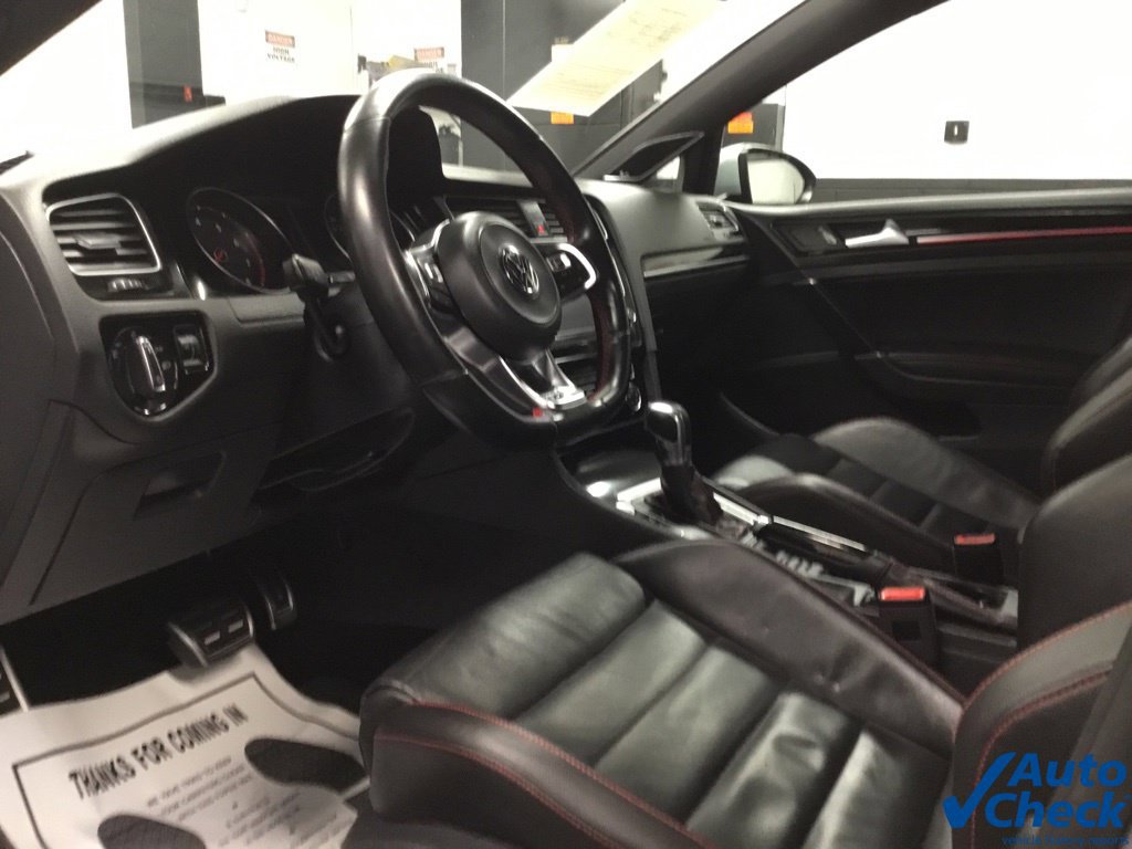 Used 2017 Volkswagen GTI SE FWD image 22