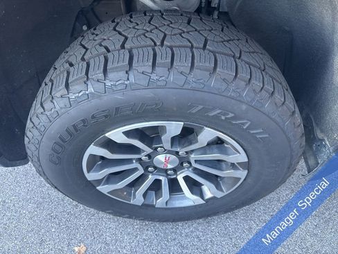 Used 2022 GMC Sierra 1500 AT4 w/ AT4 Preferred Package image 13
