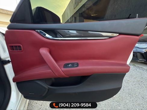 Used 2018 Maserati Quattroporte S GranSport image 26