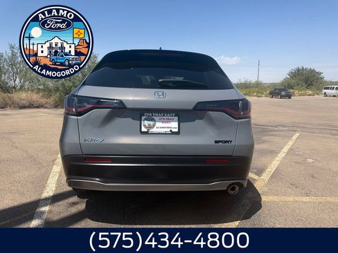 Used 2025 Honda HR-V Sport image 4