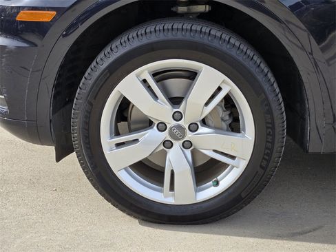 Used 2019 Audi Q5 2.0T Premium Plus w/ Premium Plus Package image 17