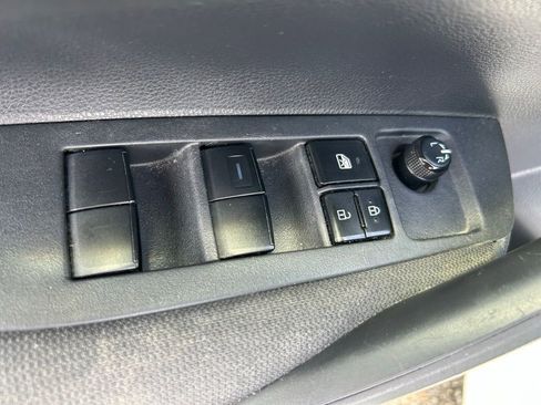 Used 2020 Toyota Corolla LE FWD image 17