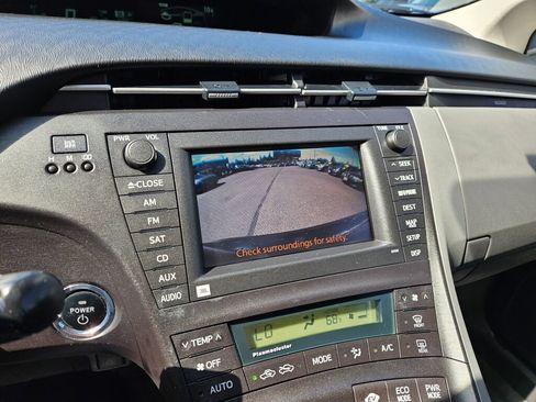 Used 2010 Toyota Prius Three FWD image 25