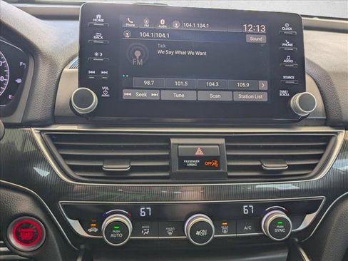 Used 2018 Honda Accord Sport image 11