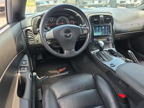 Used 2010 Chevrolet Corvette Coupe w/ 1LT RWD image 11