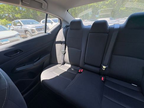 Used 2025 Nissan Altima 2.5 SV FWD image 37
