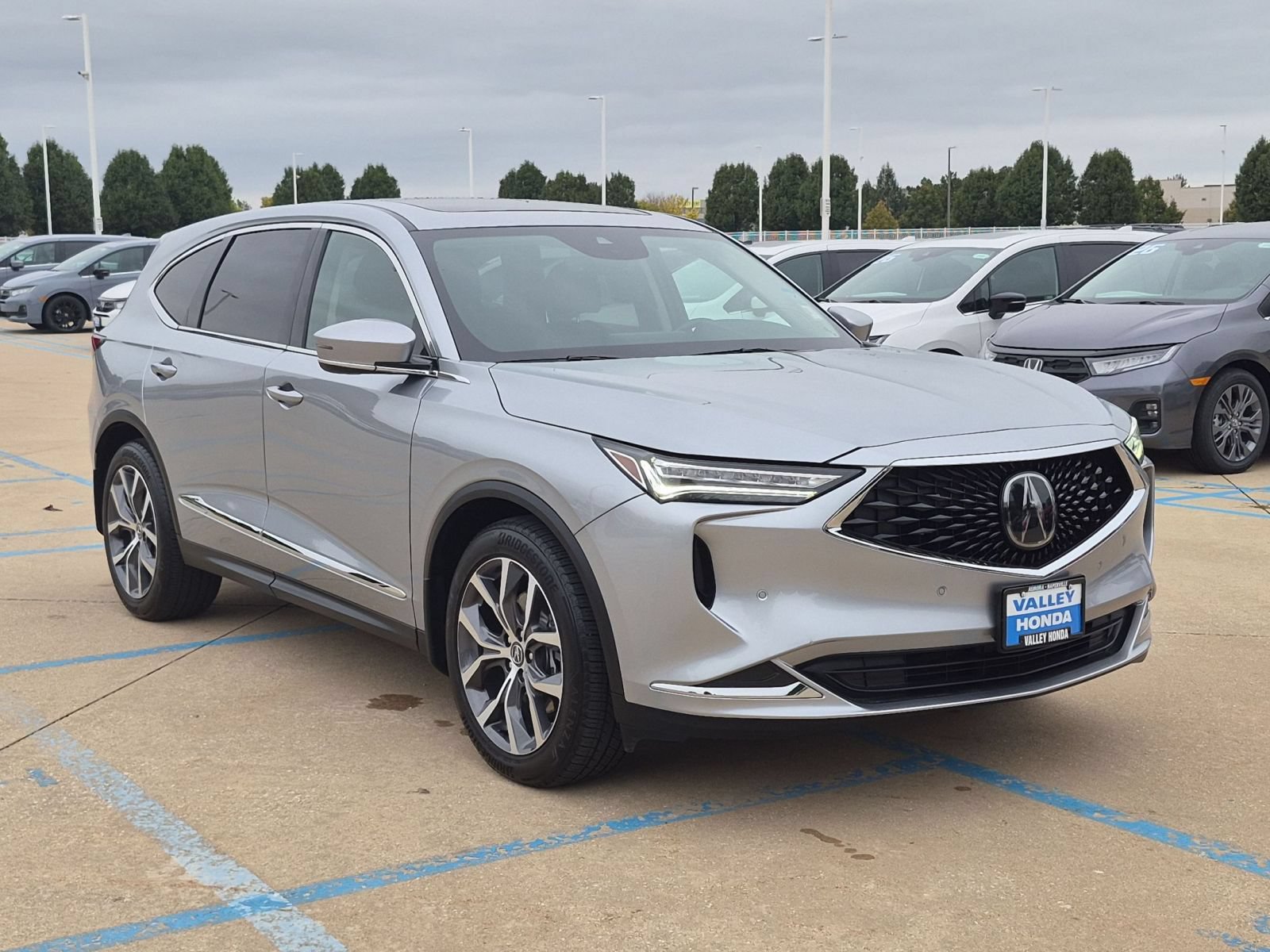 Used 2024 Acura MDX w/ Technology Package AWD/4WD image 4