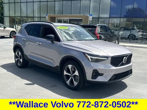 Used 2026 Volvo XC40 B5 Plus AWD/4WD image 4