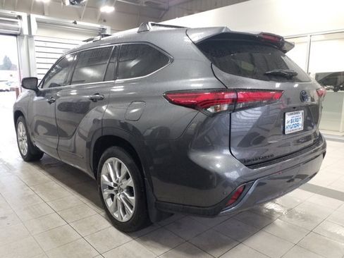 Used 2023 Toyota Highlander Limited image 19