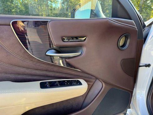 Used 2018 Lexus LS 500 image 5