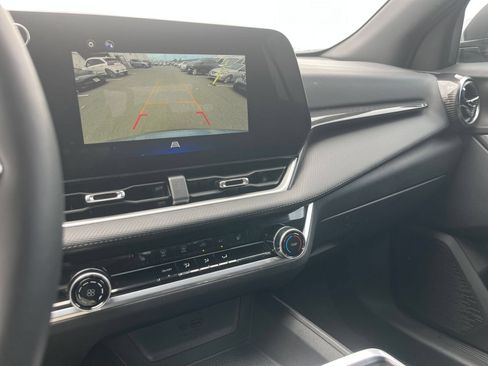 Used 2025 Chevrolet Equinox LT FWD image 19