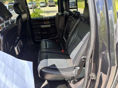 Used 2019 Ford F150 Lariat w/ Equipment Group 502A Luxury AWD/4WD image 13