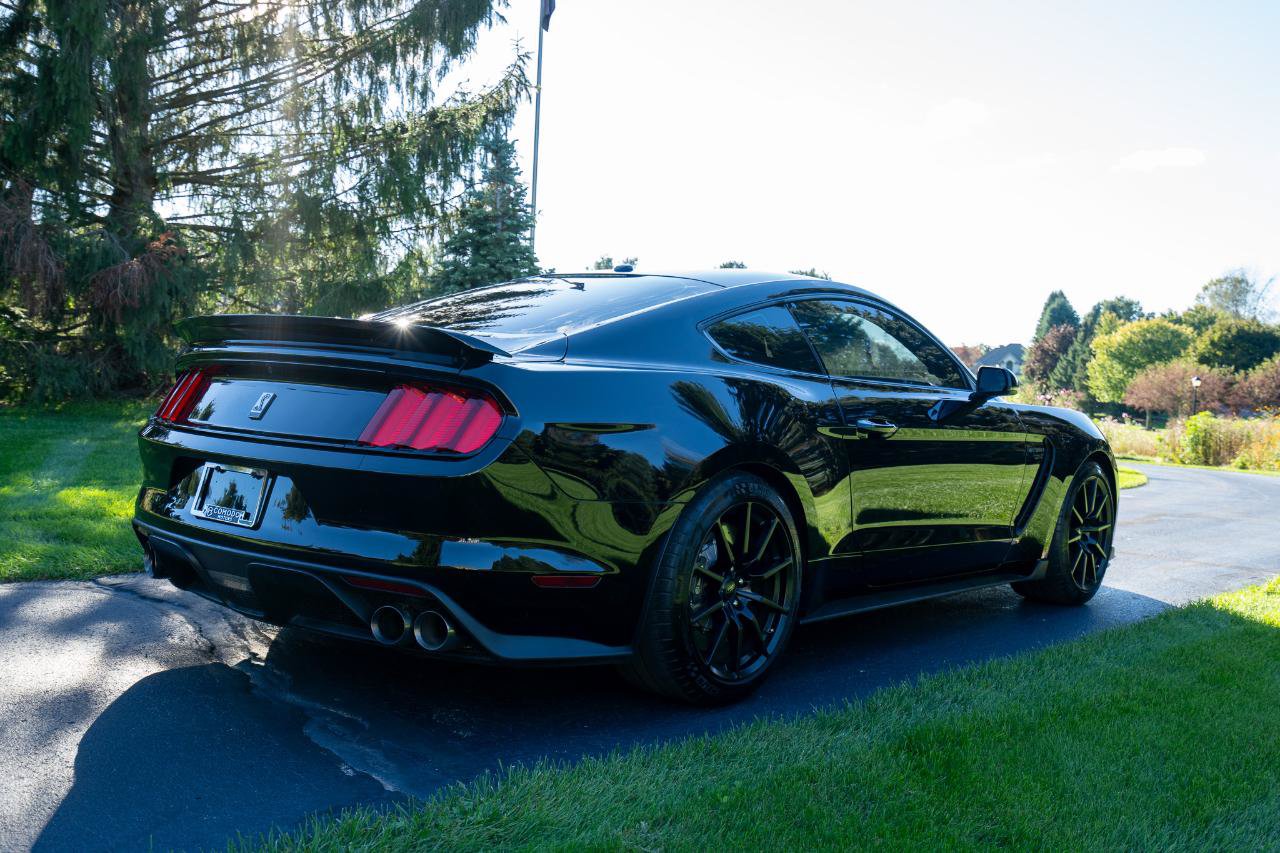 Used 2017 Ford Mustang Shelby GT350 w/ Electronics Package RWD image 3