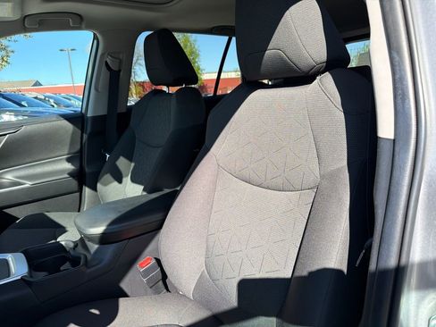 Used 2021 Toyota RAV4 XLE w/ Convenience Package AWD/4WD image 22
