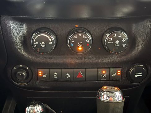 Used 2014 Jeep Wrangler Unlimited Sahara w/ Katzin Premium Leather Group AWD/4WD image 30