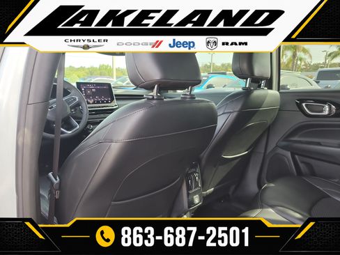 Used 2022 Jeep Compass Latitude FWD image 12