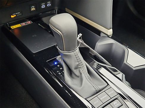 New 2026 Toyota Camry Hybrid image 19