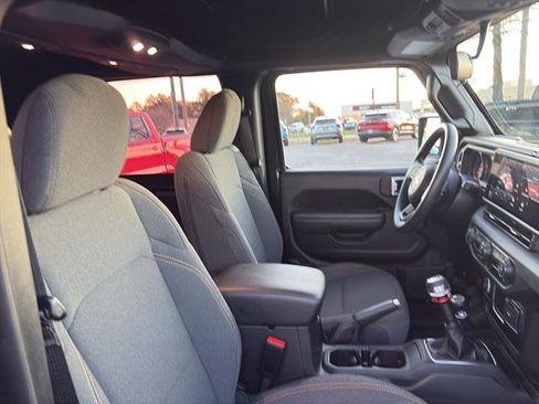 Used 2024 Jeep Wrangler Sport image 9