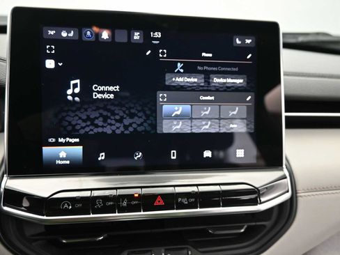 Used 2024 Jeep Compass Limited image 18