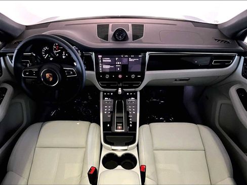 New 2026 Porsche Macan image 14