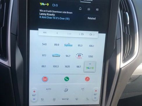 Used 2022 Ford Edge SEL w/ Convenience Package image 8