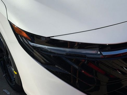New 2026 Nissan Sentra SR w/ SR Premium Package FWD image 8
