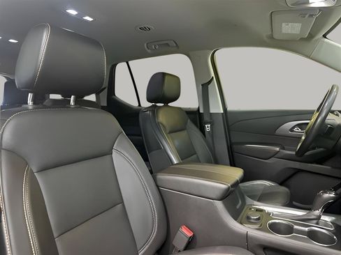 Used 2018 Chevrolet Traverse Premier w/ Driver Confidence II Package FWD image 25