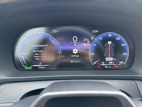 Certified 2025 Toyota Crown Platinum image 10