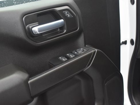 Used 2021 Chevrolet Silverado 1500 Custom image 9