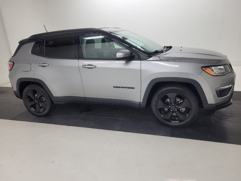 Used 2019 Jeep Compass Latitude FWD image 11