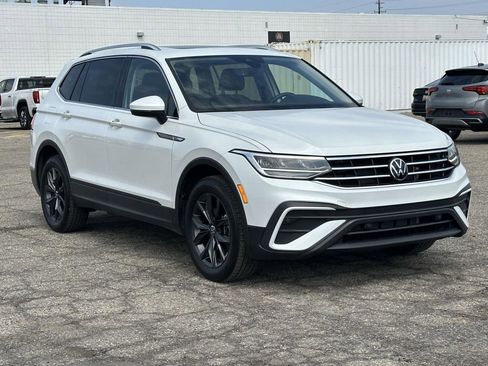 Certified 2023 Volkswagen Tiguan SE w/ Panoramic Sunroof Package image 7