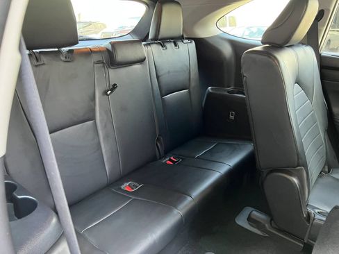 Used 2022 Toyota Highlander XLE FWD image 10