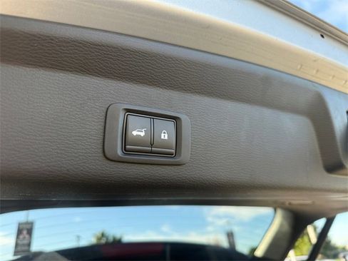 Used 2024 Mitsubishi Outlander SE image 10