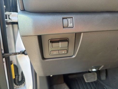 New 2026 Chevrolet Colorado LT w/ LT Convenience Package AWD/4WD image 24