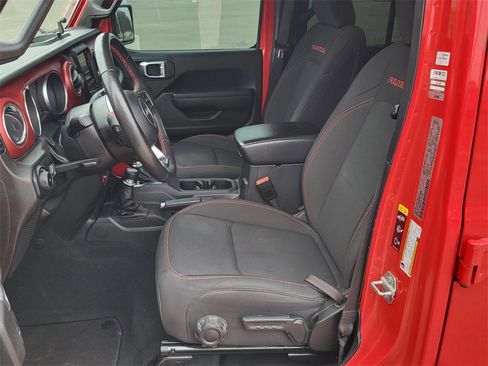 Used 2023 Jeep Wrangler Unlimited Rubicon w/ Cold Weather Group image 17